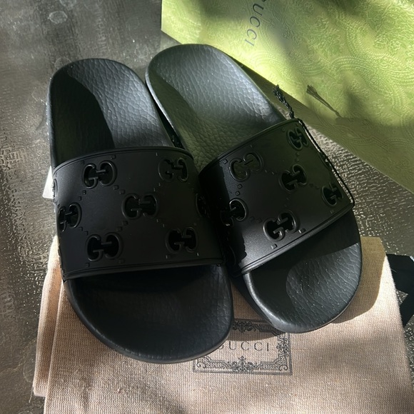 Gucci Women Rubber Pool Slides - Picture 3 of 9